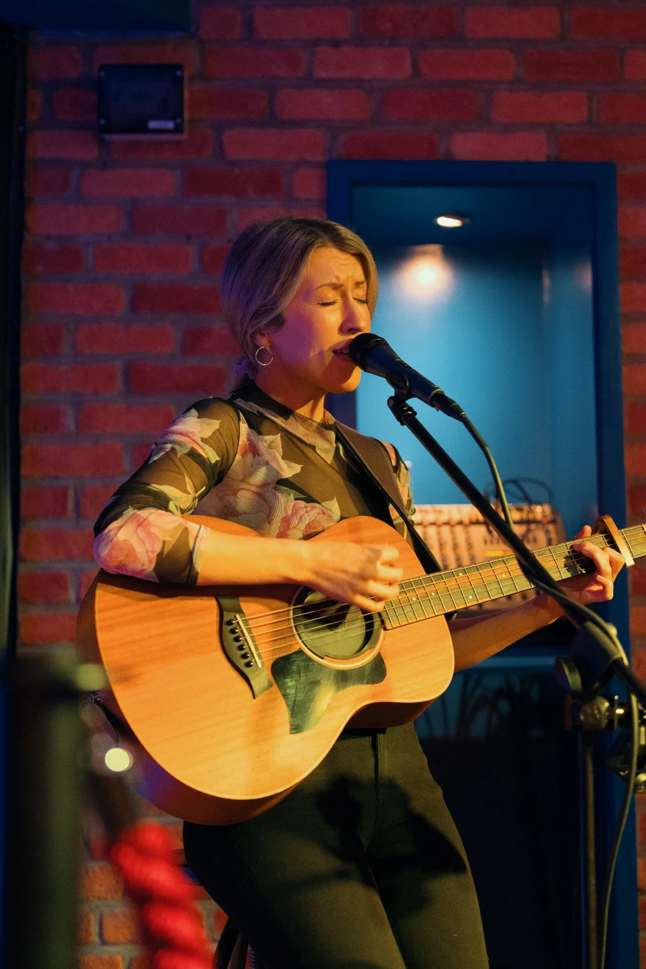 Live music at Buskers Bar